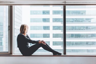 【語源も分かって、忘れない】英単語「considerate」の意味と使い方・覚え方・文法解説【con-(完全に)+sider-(星)+ate(性質)=星の巡りをじっくり見る】