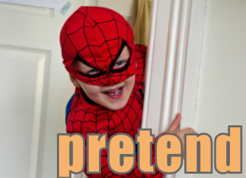 pretend ヒーローのごっこ遊びをする子供 イメージ図