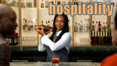 【語源も分かって、忘れない】英単語「hospitality」の意味と使い方・覚え方・文法解説【hospit-(客)⇒客を温かく迎え入れる状態】