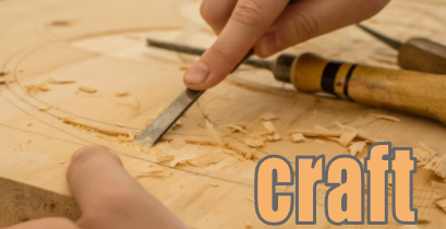 craft 職人が技術を作って工作している様子