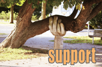 support 倒れそうな木の重みを支える