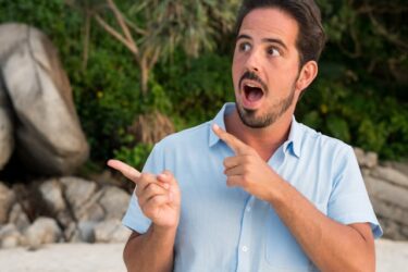 【語源で覚える】語根「sert」（結び付ける・差し込む）を持つ英単語まとめ｜insert・assert・exert・desertを芋づる式に