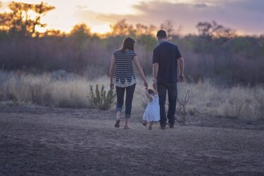 What Does Cariño Mean in Spanish? “Darling,” Affection, and More